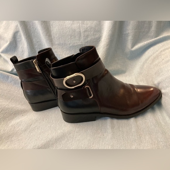 EUC ZARA Black and Burgundy w/Gold Accent Booties Ankle Boots Two-Tone size 9.5 - Picture 8 of 8